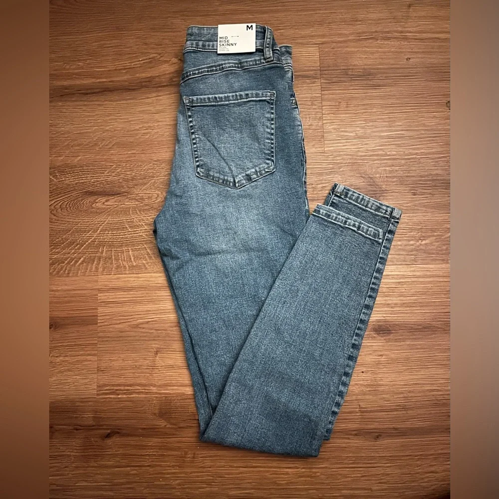 Forever 21 Women’s Skinny Jeans Size Medium - Picture 7 of 8
